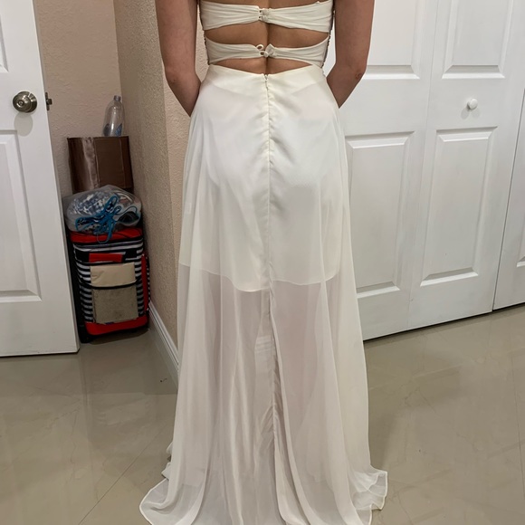 White high-low dress - Picture 2 of 3